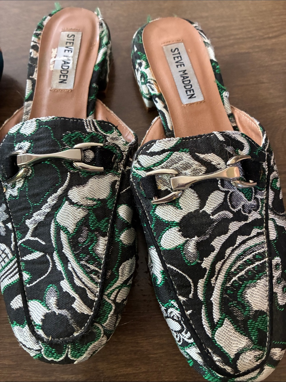 Steve Madden jacquard Black, White & Green Floral Bit Mules